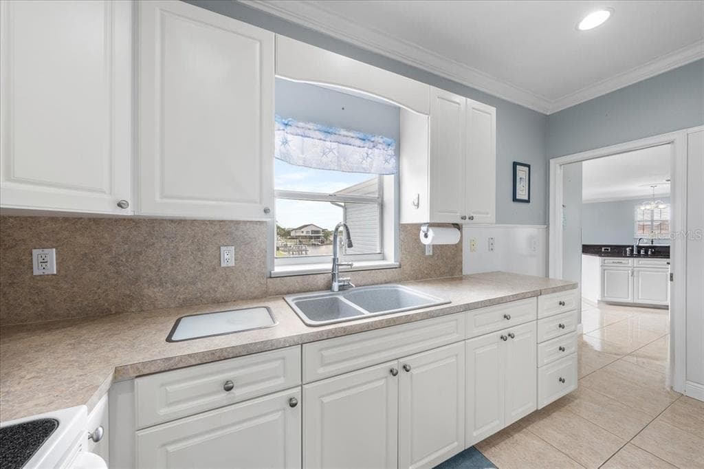 5501 CLIPPER COURT photo 22