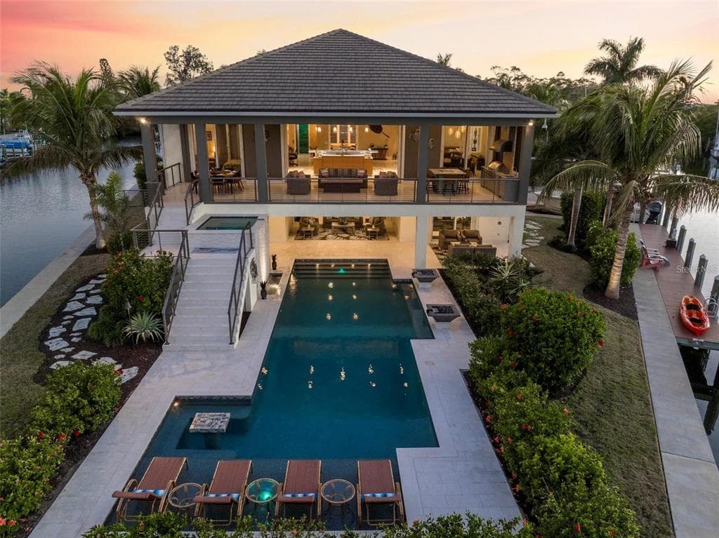 242 OAK AVENUE 3