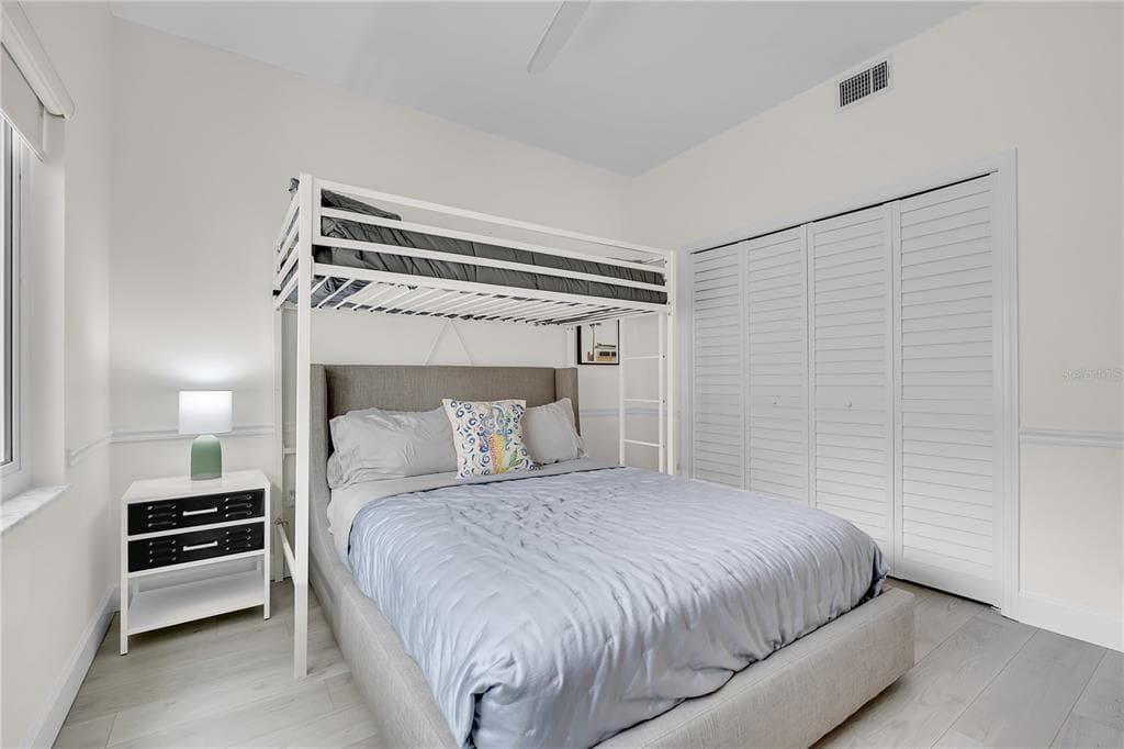 862 HUDSON AVENUE 862 photo 11