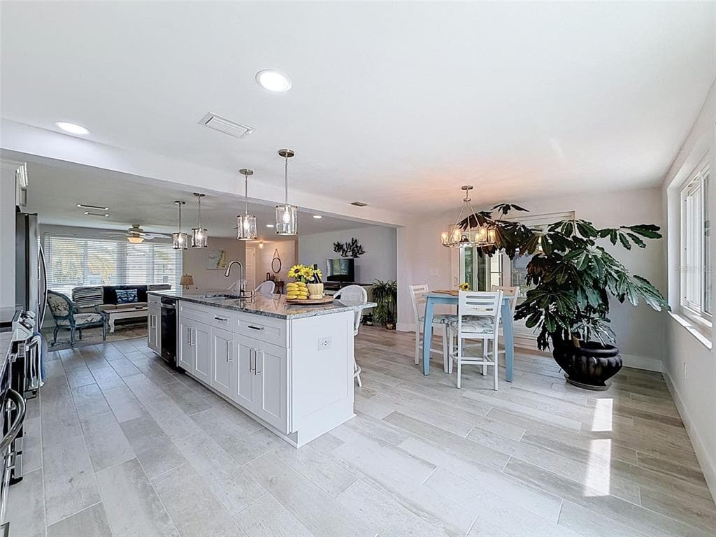 6618 LEESIDE ISLE photo 14
