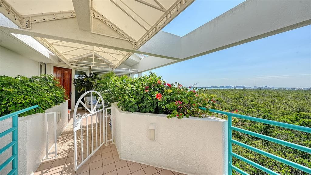340 GULF OF MEXICO DRIVE 136 photo 3