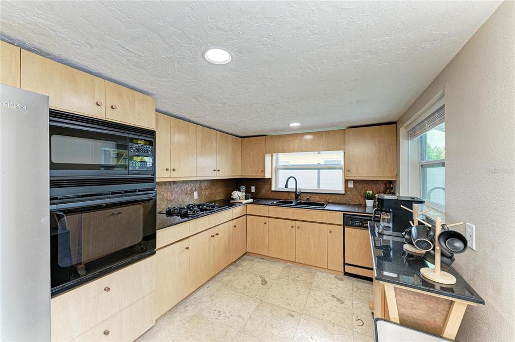 310 BRYN MAWR ISLAND photo 15