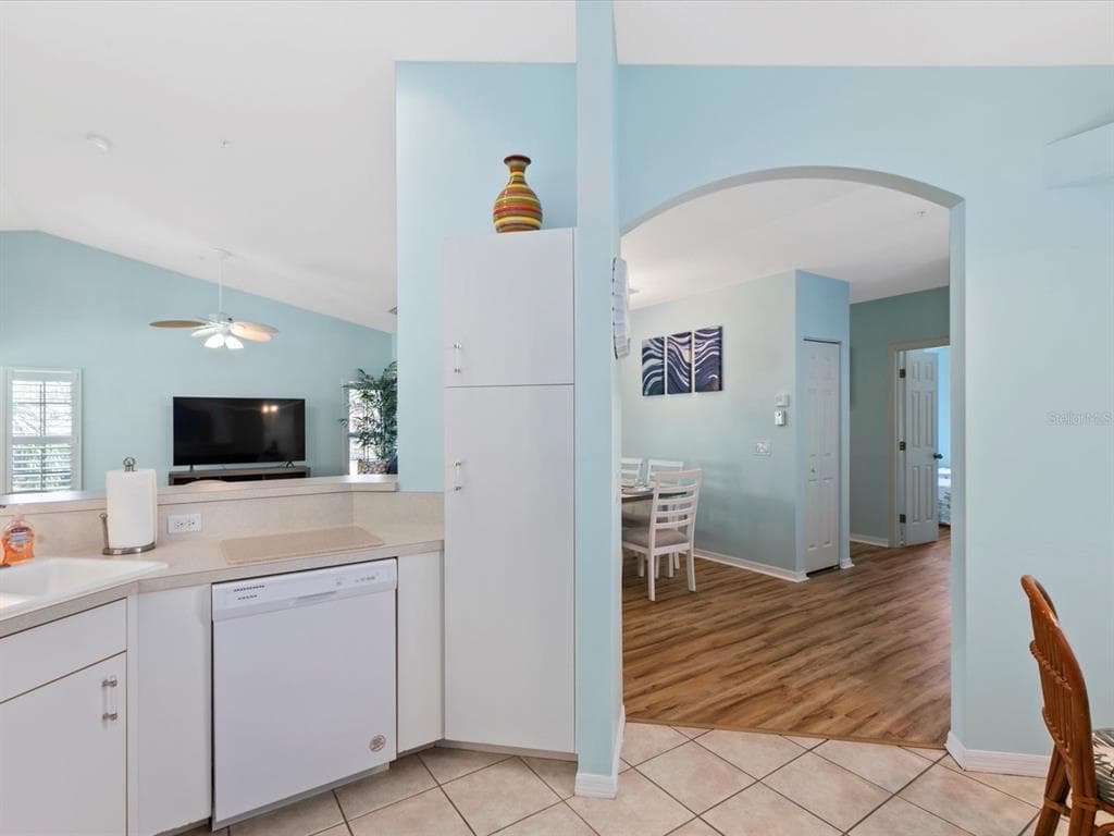 904 ADDINGTON COURT 204 photo 13