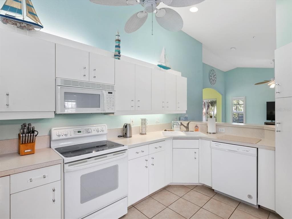 904 ADDINGTON COURT 204 photo 12