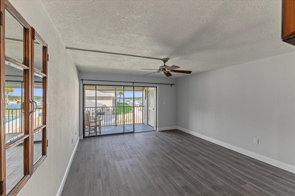 2100 N PENINSULA AVENUE #215 4