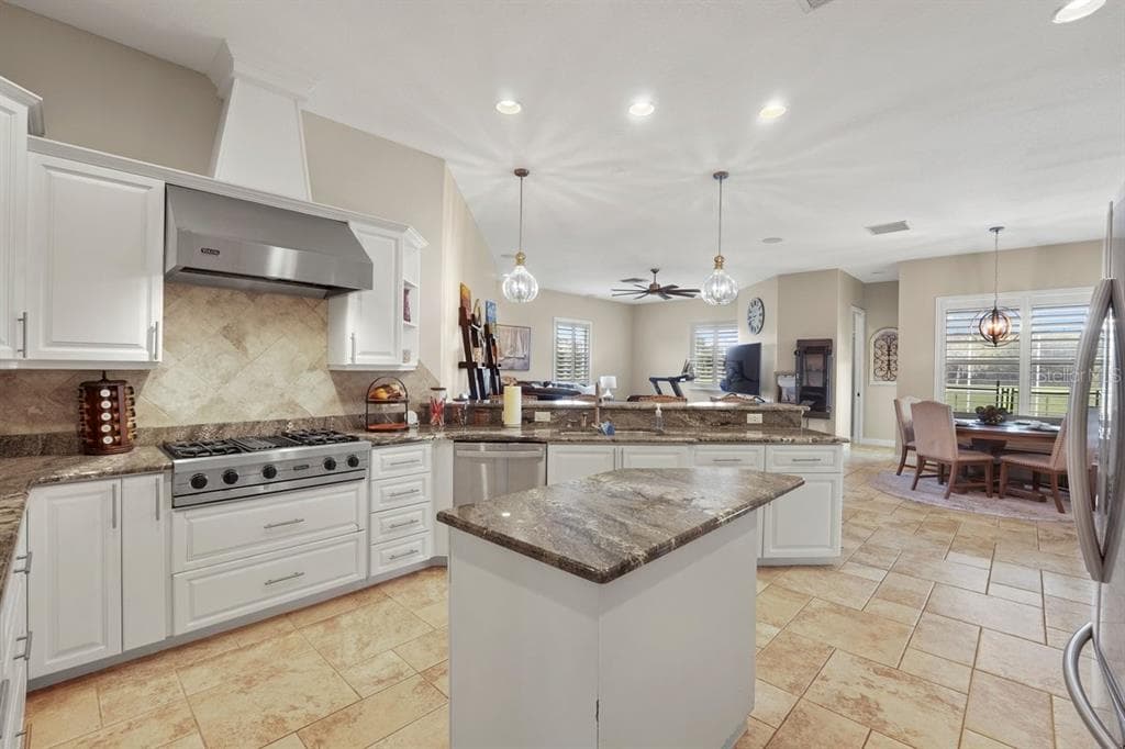 743 WILLIAMS ROAD photo 10