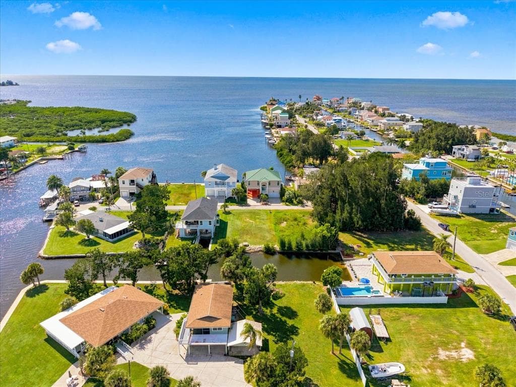 6744 SEAVIEW BOULEVARD photo 8