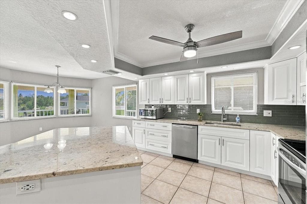 6744 SEAVIEW BOULEVARD photo 21