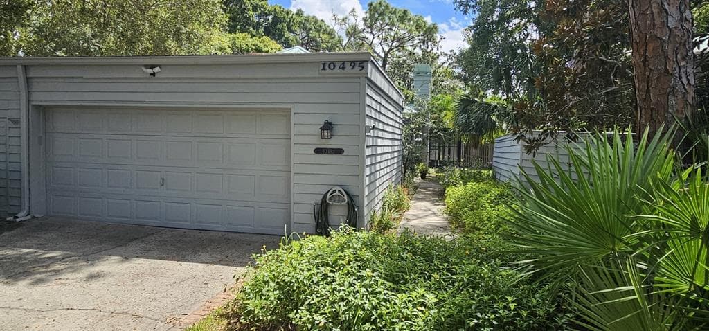 10495 LONGWOOD DRIVE photo 3