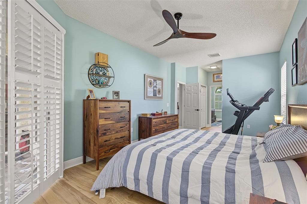 4914 AUGUSTA AVENUE photo 8