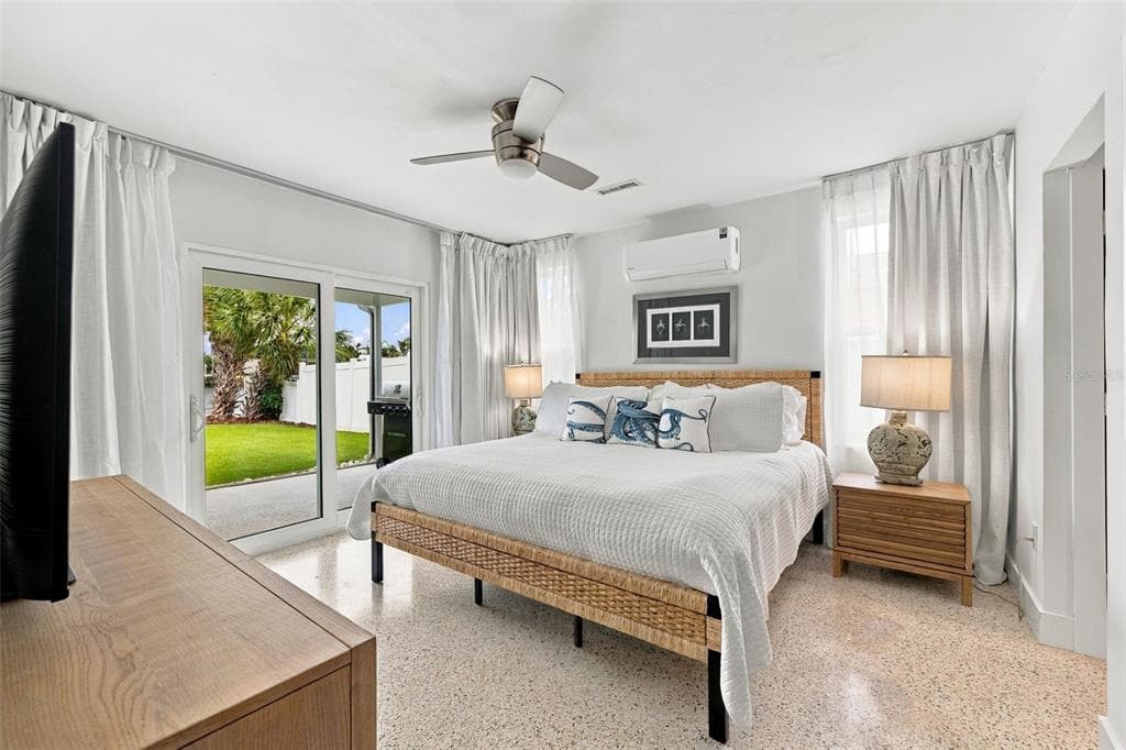 2440 S SHORE DRIVE SE photo 25