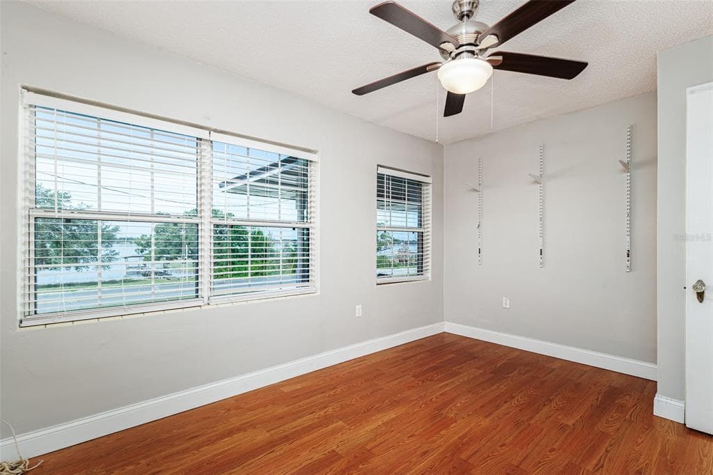 215 S LAKE HOWARD DRIVE photo 22