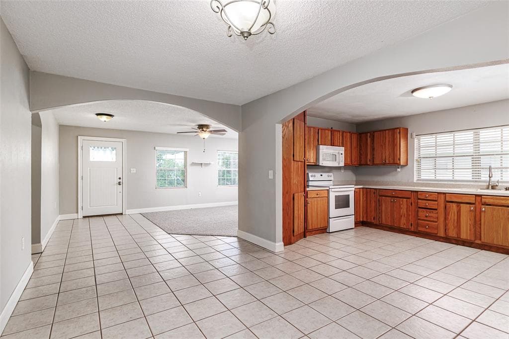 215 S LAKE HOWARD DRIVE photo 9