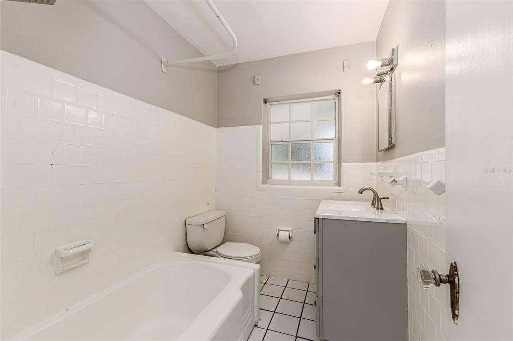215 S LAKE HOWARD DRIVE photo 18