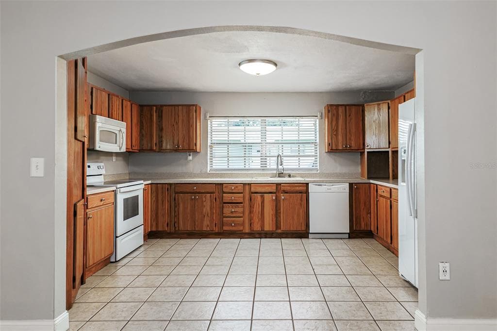 215 S LAKE HOWARD DRIVE photo 8
