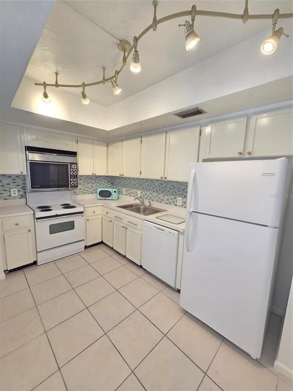 7100 SUNSHINE SKYWAY LANE S 301 photo 4