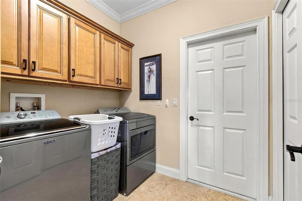 77 LAGARE STREET photo 20
