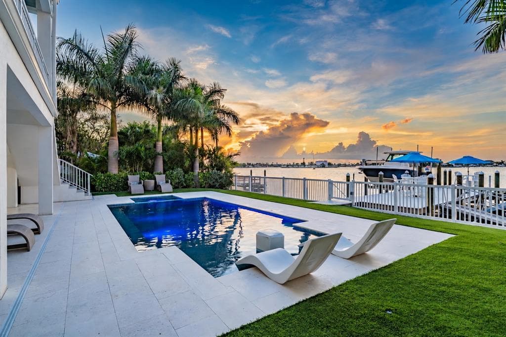 7 PARADISE LANE 2