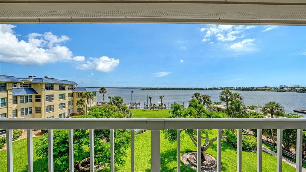 3808 GULF OF MEXICO DRIVE E412 photo 12