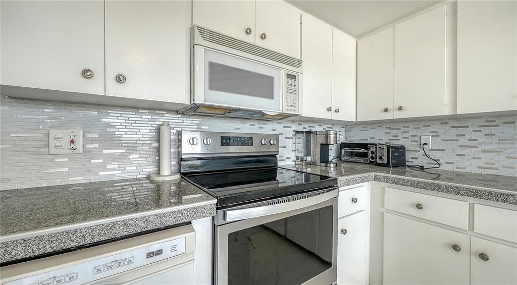 3808 GULF OF MEXICO DRIVE E412 photo 18