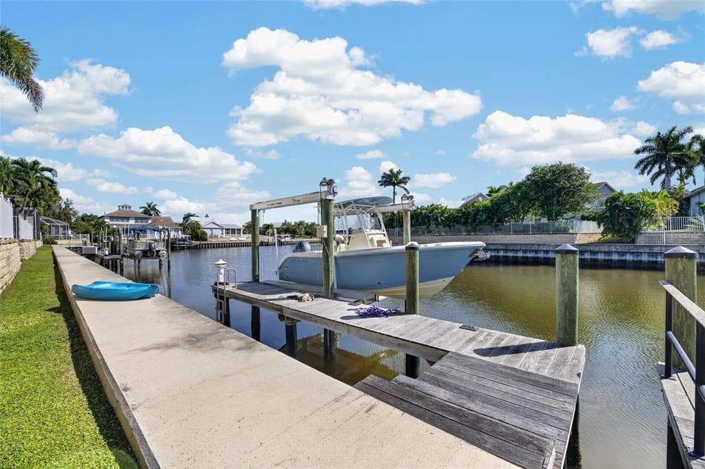 421 ISLEBAY DRIVE photo 4