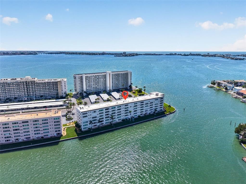 6075 SHORE BOULEVARD S 512 photo 2