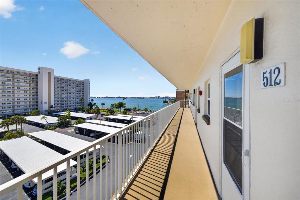 6075 SHORE BOULEVARD S 512 photo 3