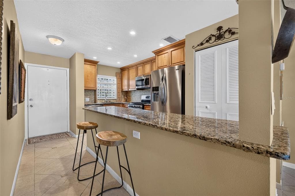 6075 SHORE BOULEVARD S 512 photo 5