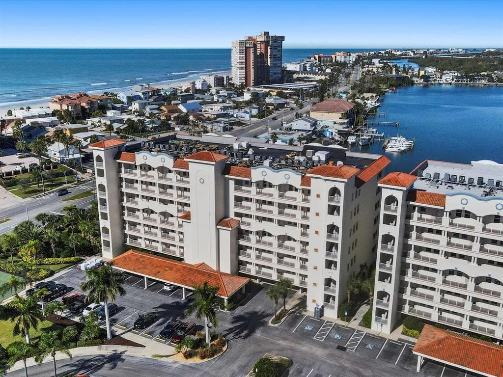 17715 GULF BOULEVARD 303 photo 2