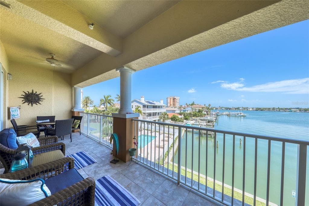 17715 GULF BOULEVARD 303 photo 3
