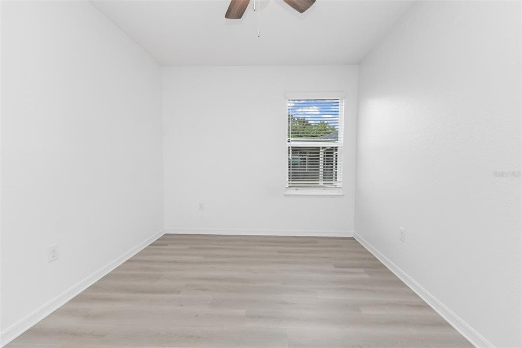 3215 BROOKLYN AVENUE photo 12