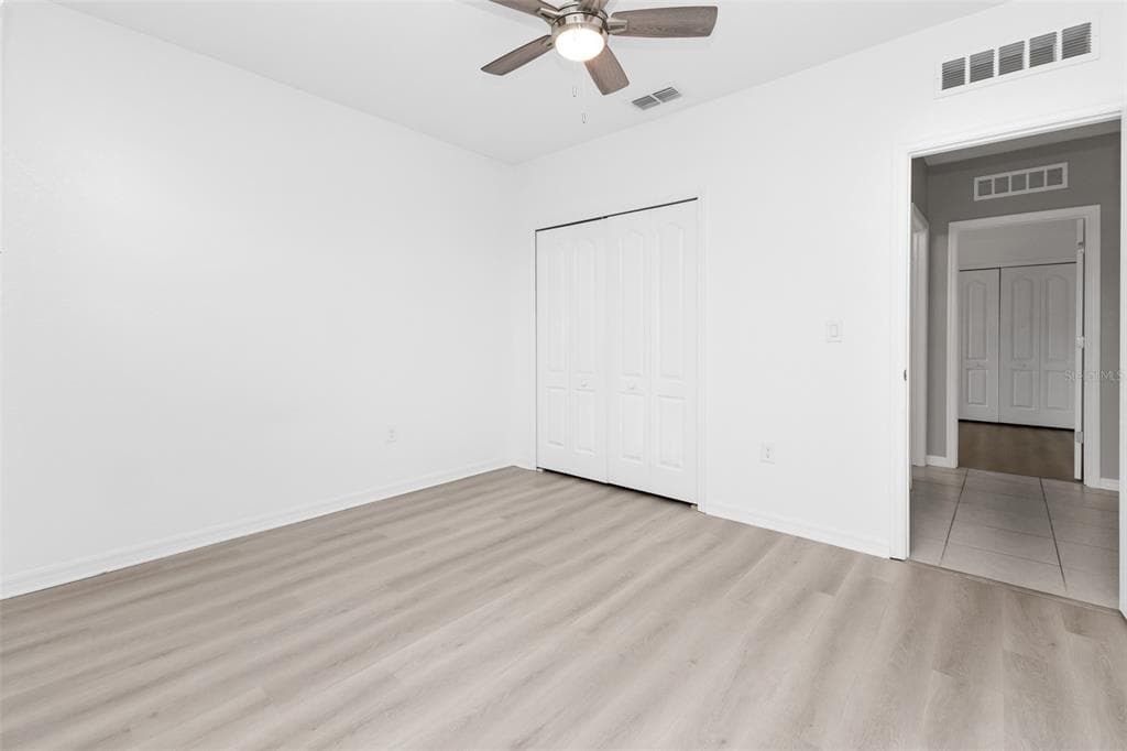 3215 BROOKLYN AVENUE photo 8