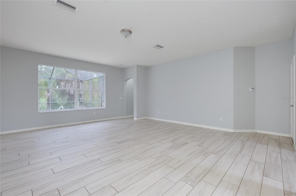 415 KINDRED BOULEVARD photo 6
