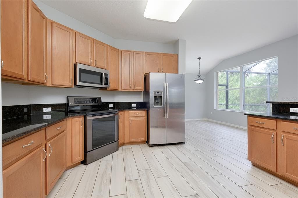 415 KINDRED BOULEVARD photo 16