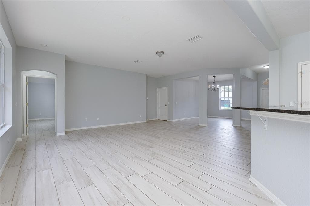 415 KINDRED BOULEVARD photo 3