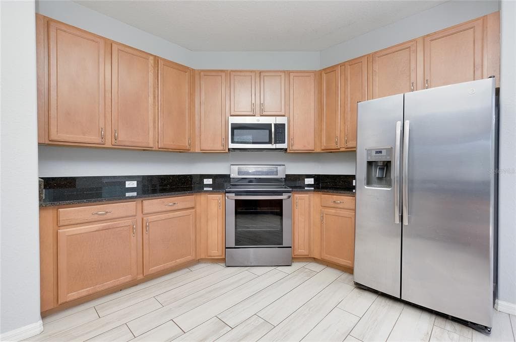 415 KINDRED BOULEVARD photo 14