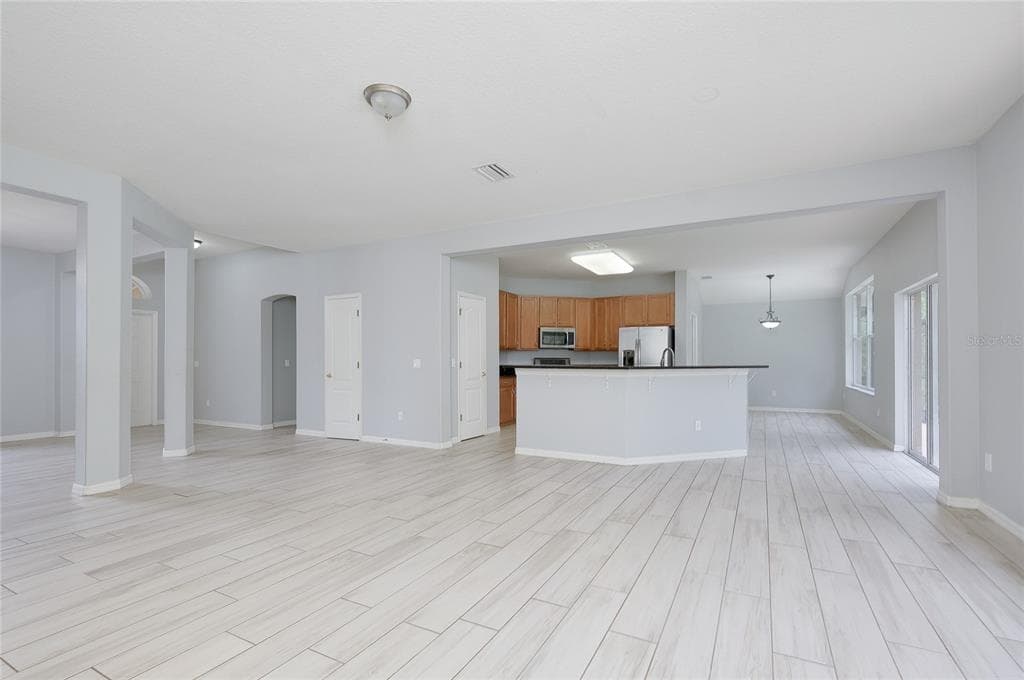 415 KINDRED BOULEVARD photo 11