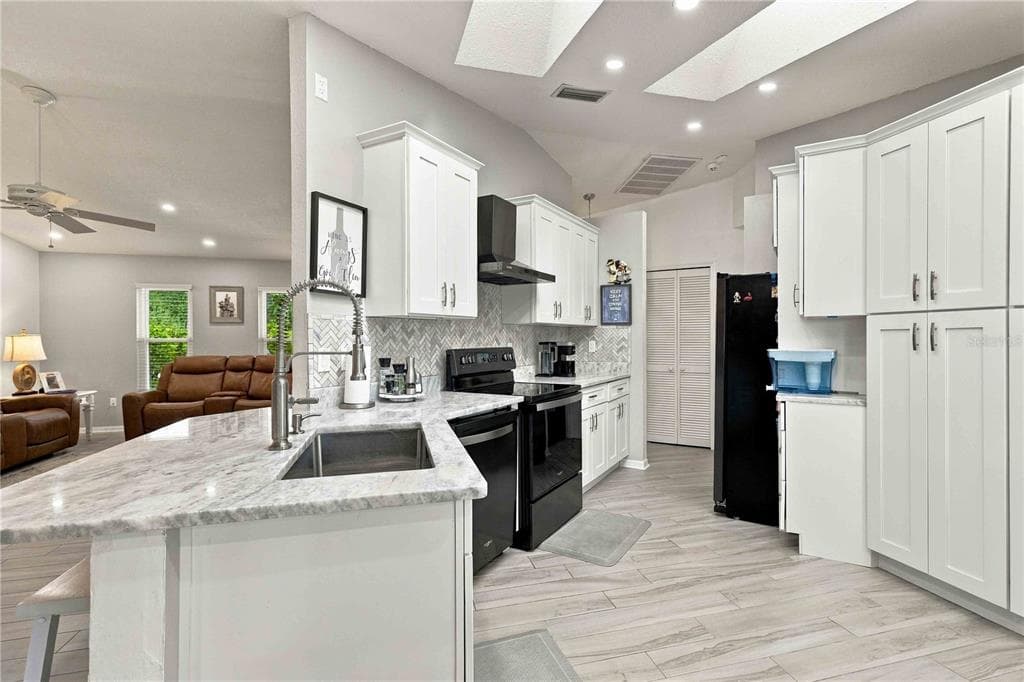 17341 ROBINSON AVENUE photo 20