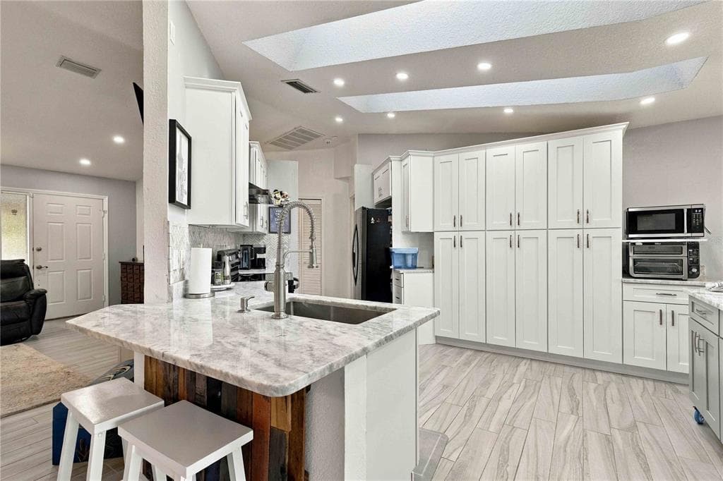 17341 ROBINSON AVENUE photo 18