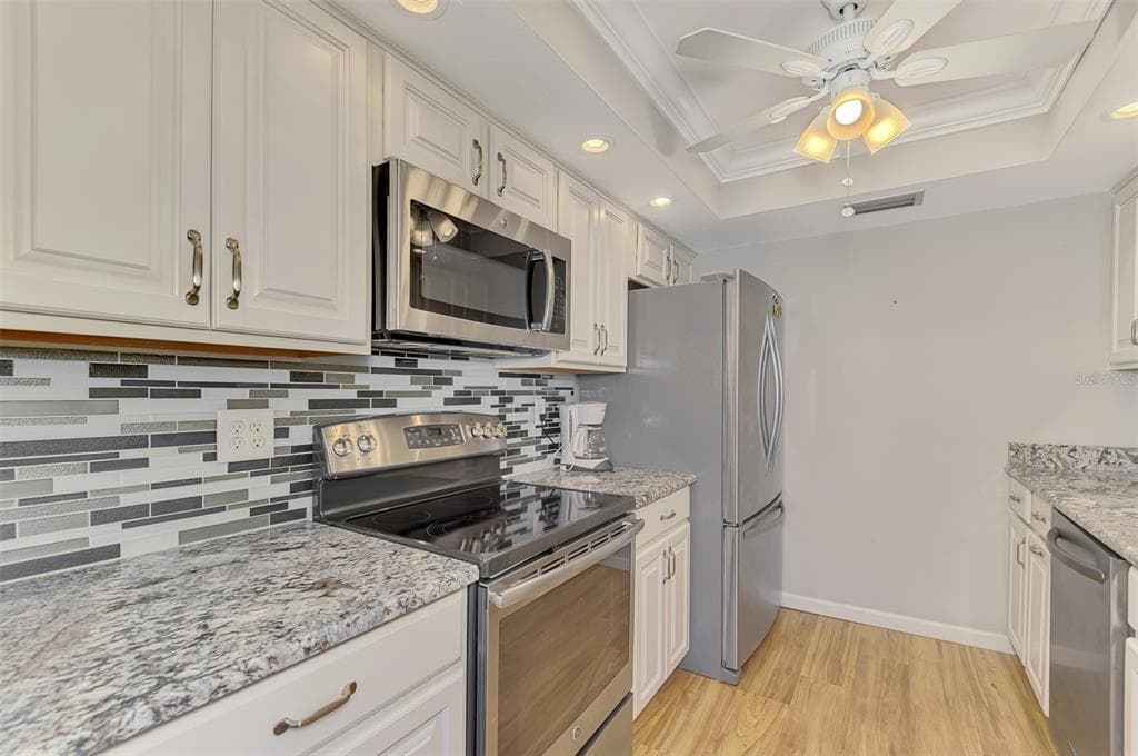 1555 TARPON CENTER DRIVE I-161 photo 22