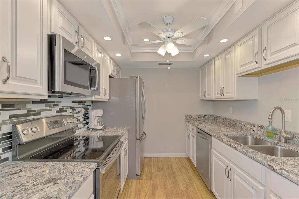 1555 TARPON CENTER DRIVE I-161 photo 20