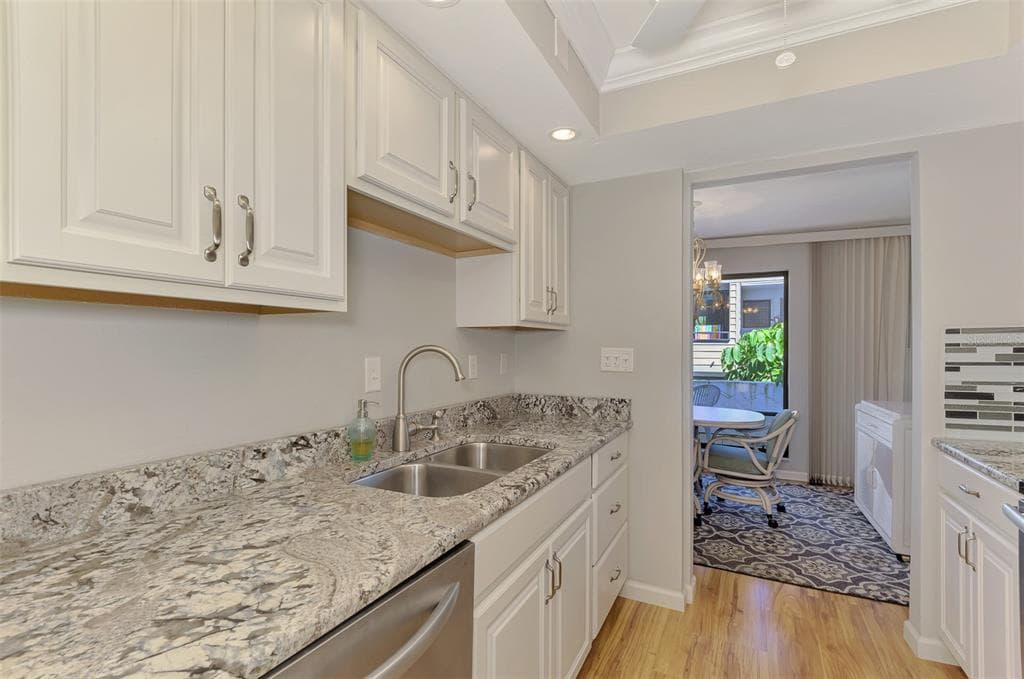 1555 TARPON CENTER DRIVE I-161 photo 24