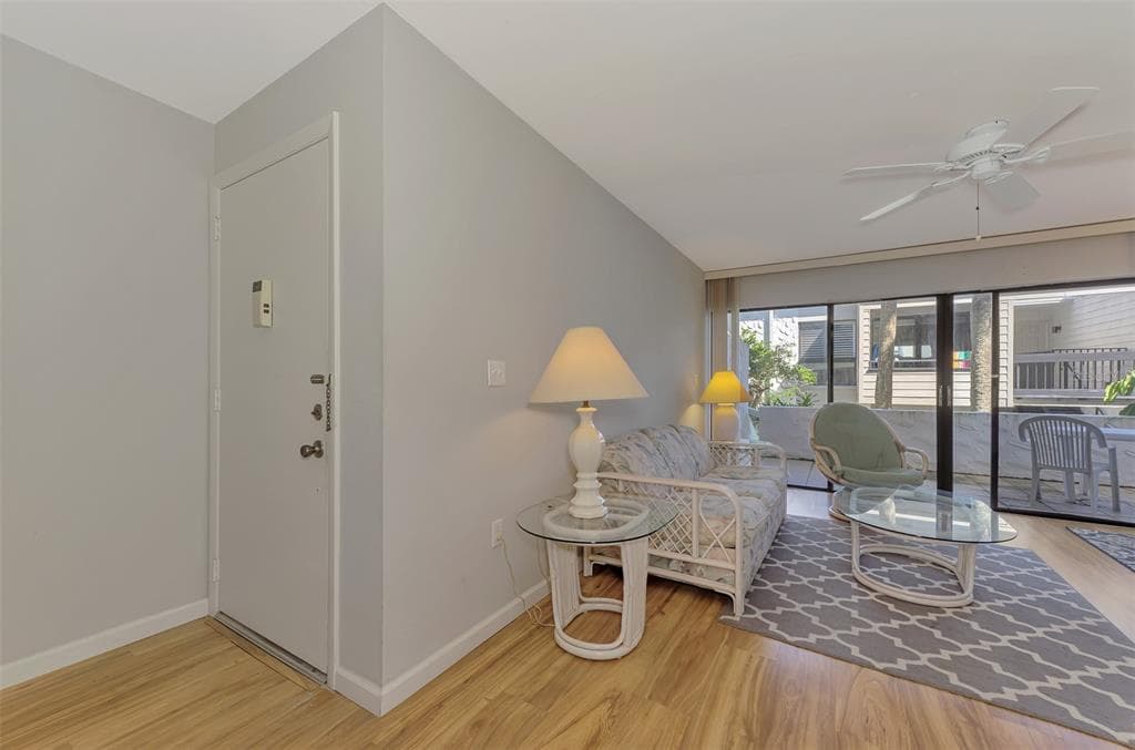 1555 TARPON CENTER DRIVE I-161 photo 10