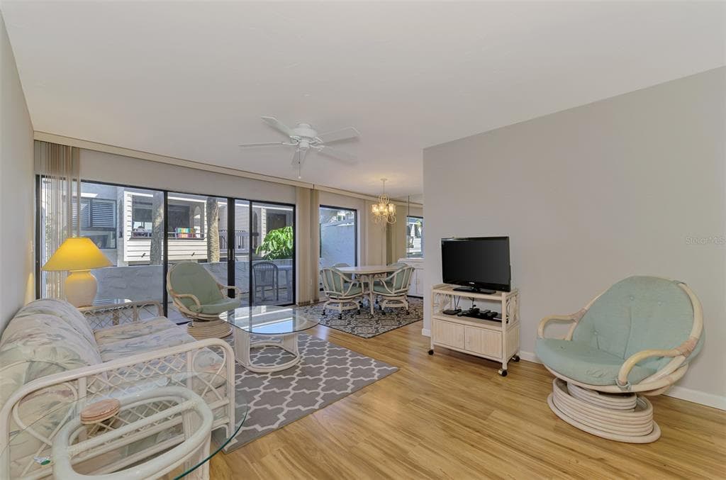 1555 TARPON CENTER DRIVE I-161 photo 11