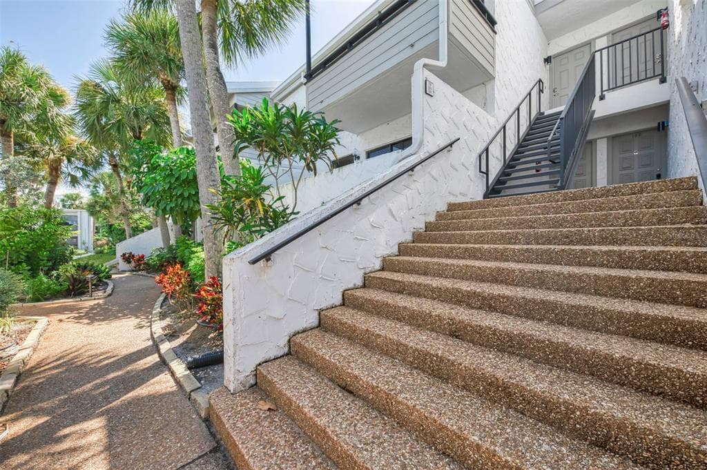 1555 TARPON CENTER DRIVE I-161 photo 8
