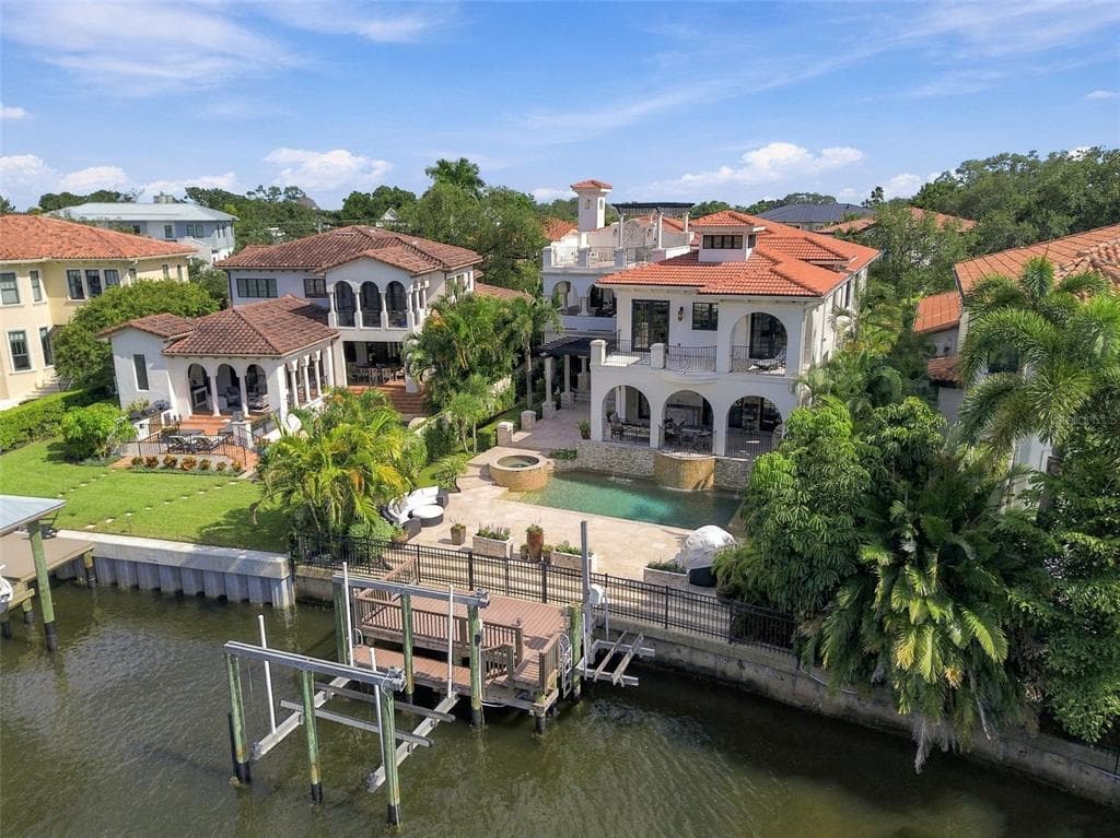 58 MARTINIQUE AVENUE 1/2 photo 3