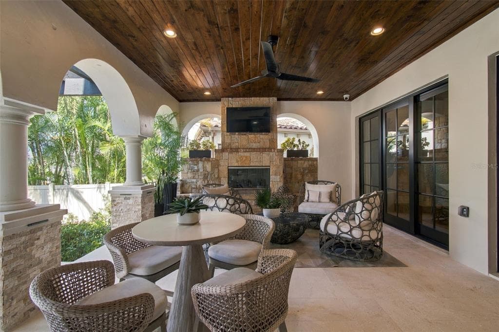 58 MARTINIQUE AVENUE 1/2 photo 9
