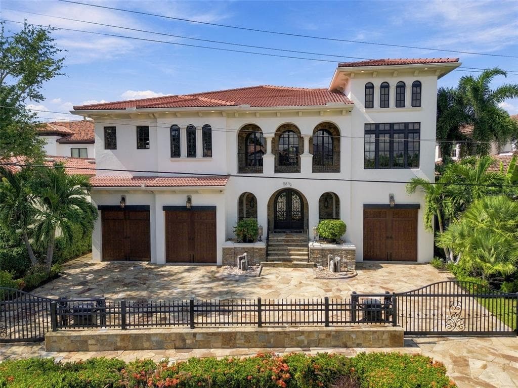 58 MARTINIQUE AVENUE 1/2 photo 14