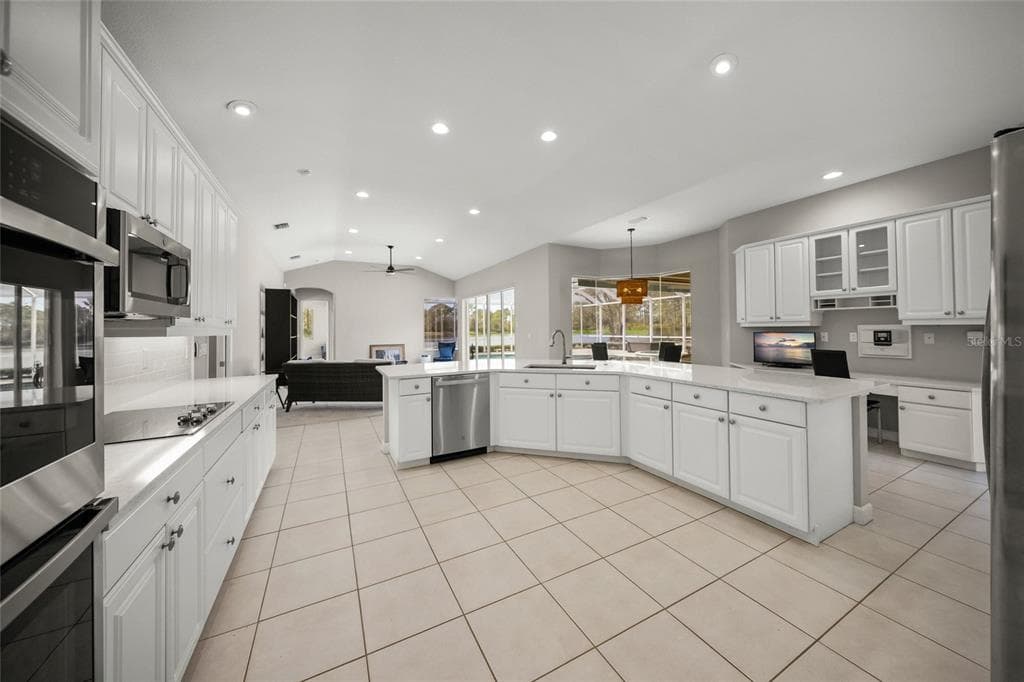 9075 MISTY CREEK DRIVE photo 15