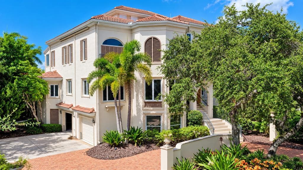 168 COASTAL HAMMOCK COURT photo 3